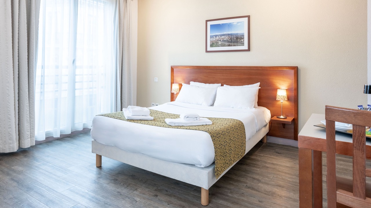 Photo of Bedroom in Grenoble City Centre