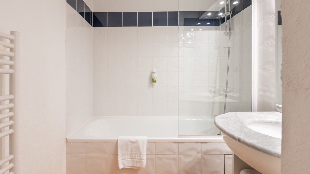 Photo of Bathroom in Grenoble City Centre