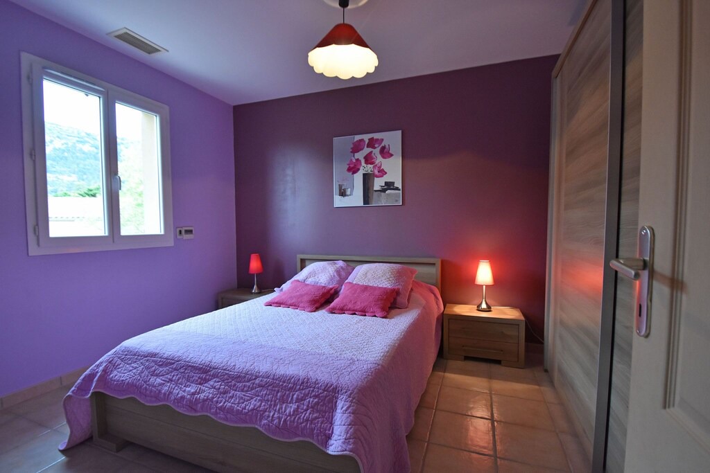 Photo of Bedroom in Beaumes-de-Venise