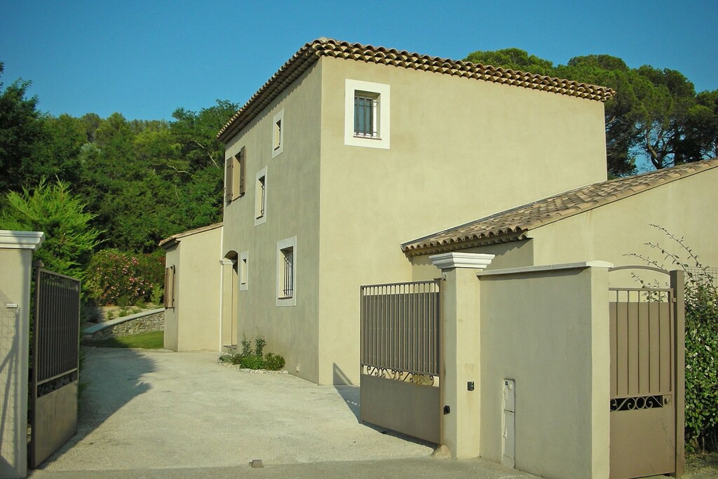 Photo of Buildings in Beaumes-de-Venise