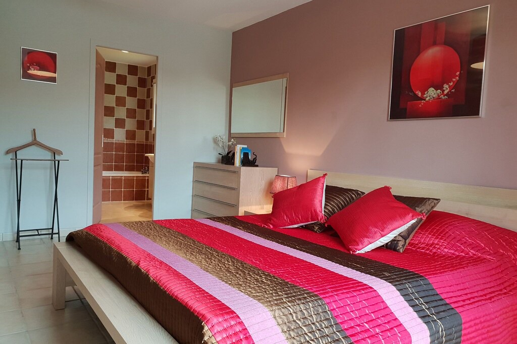 Photo of Bedroom in Beaumes-de-Venise