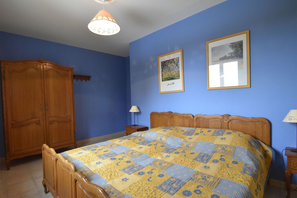 Photo of Bedroom in Beaumes-de-Venise