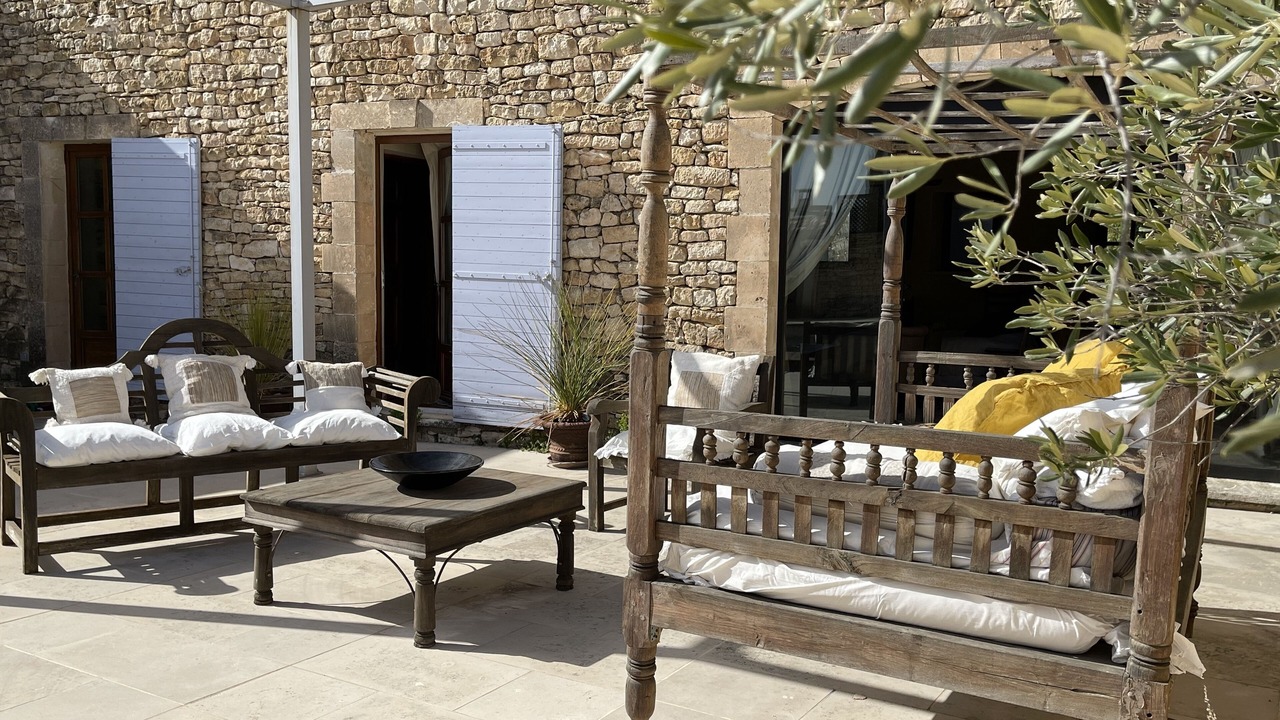 Photo of Patio Balcony in Rustrel