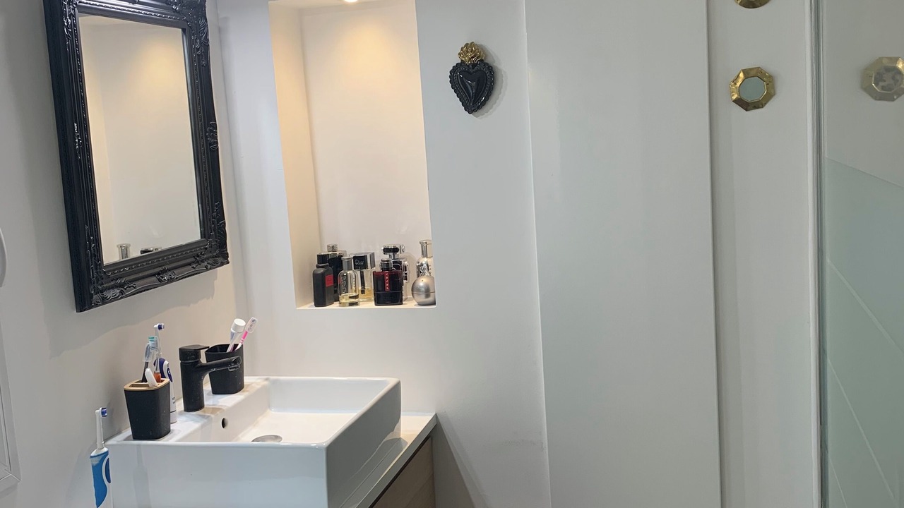 Photo of Bathroom in Ensues-la-Redonne