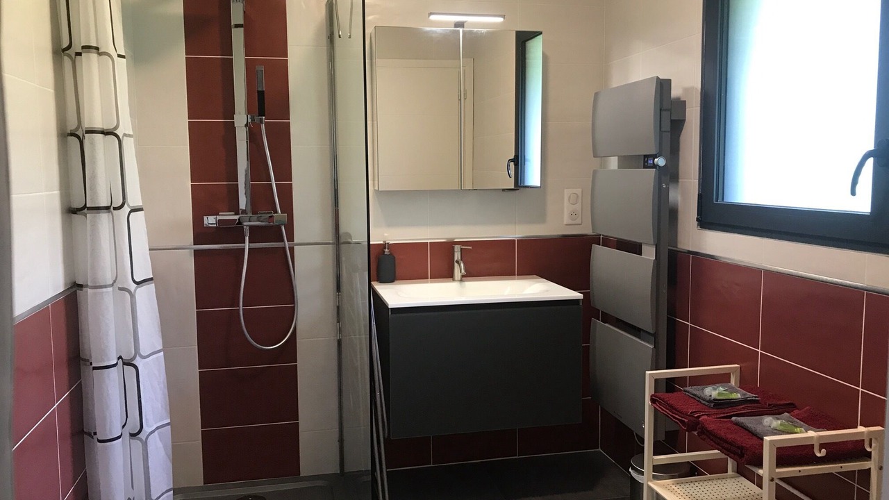 Photo of Bathroom in Epersy