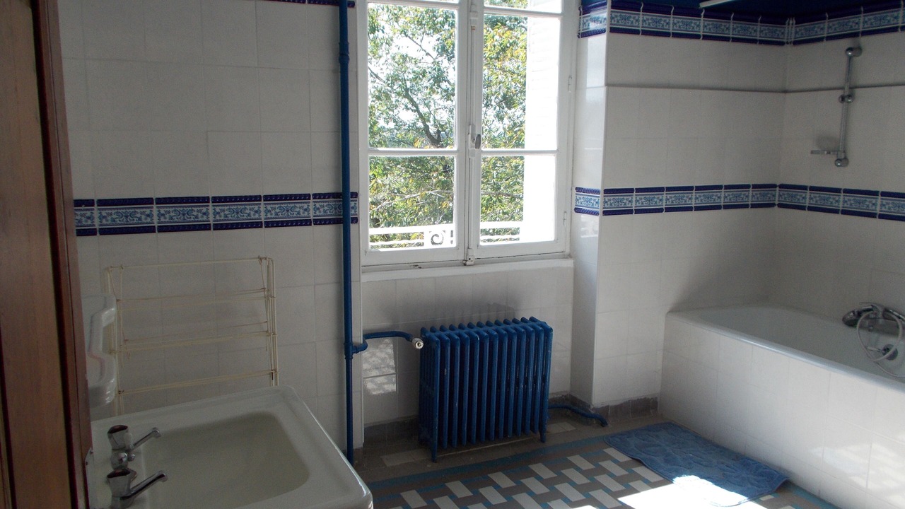 Photo of Bathroom in Siran