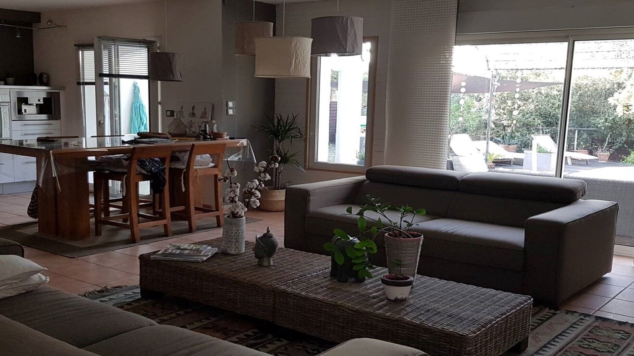 Photo of Livingroom in Sussargues