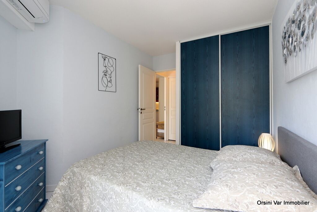 Photo of Bedroom in Saint-Raphael