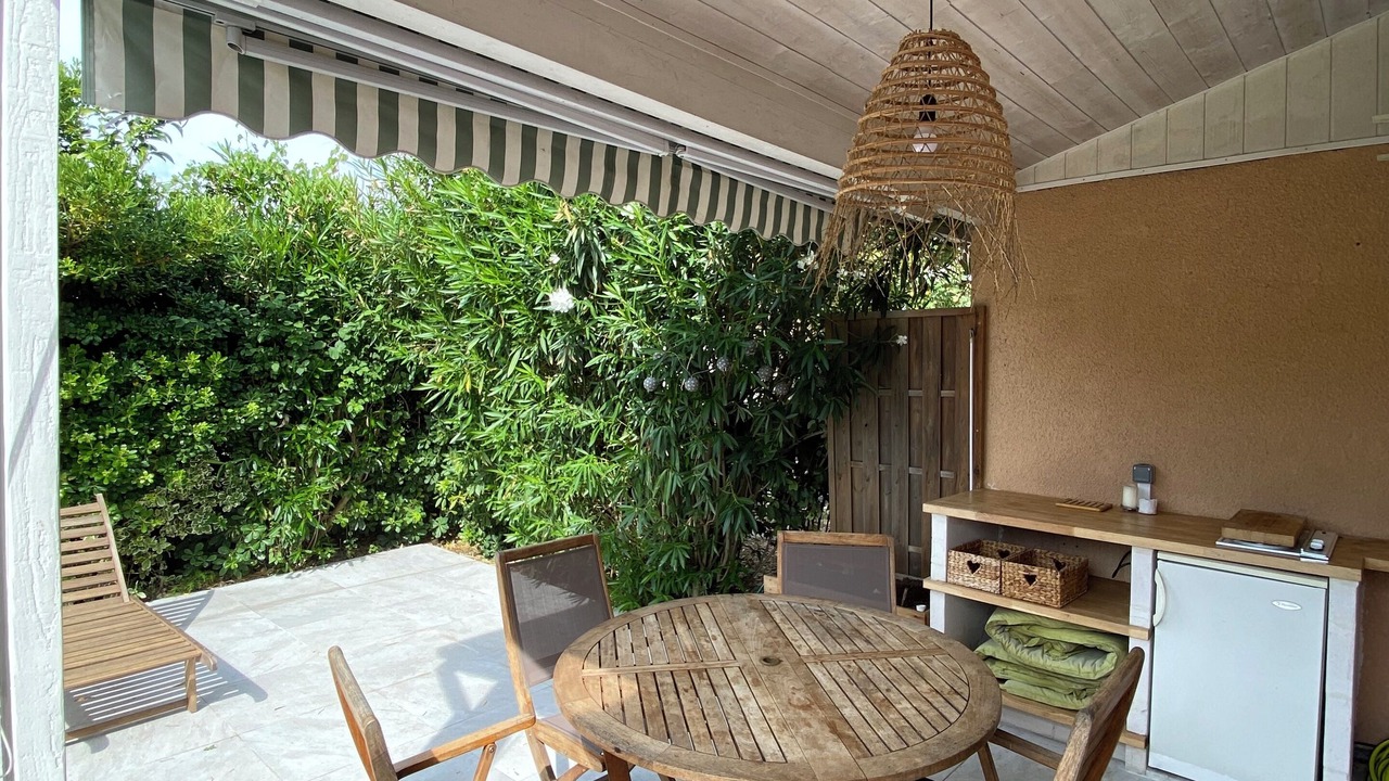Photo of Outdoor in Meze