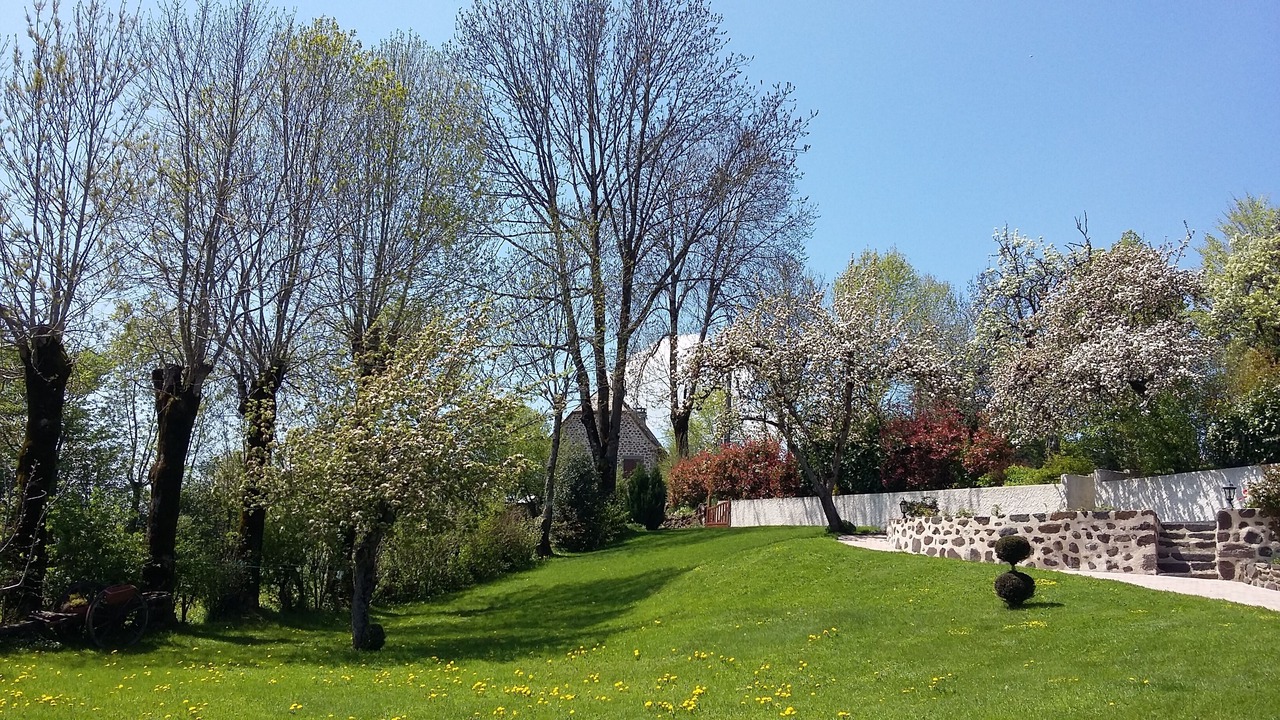 Photo of Outdoor in Narnhac