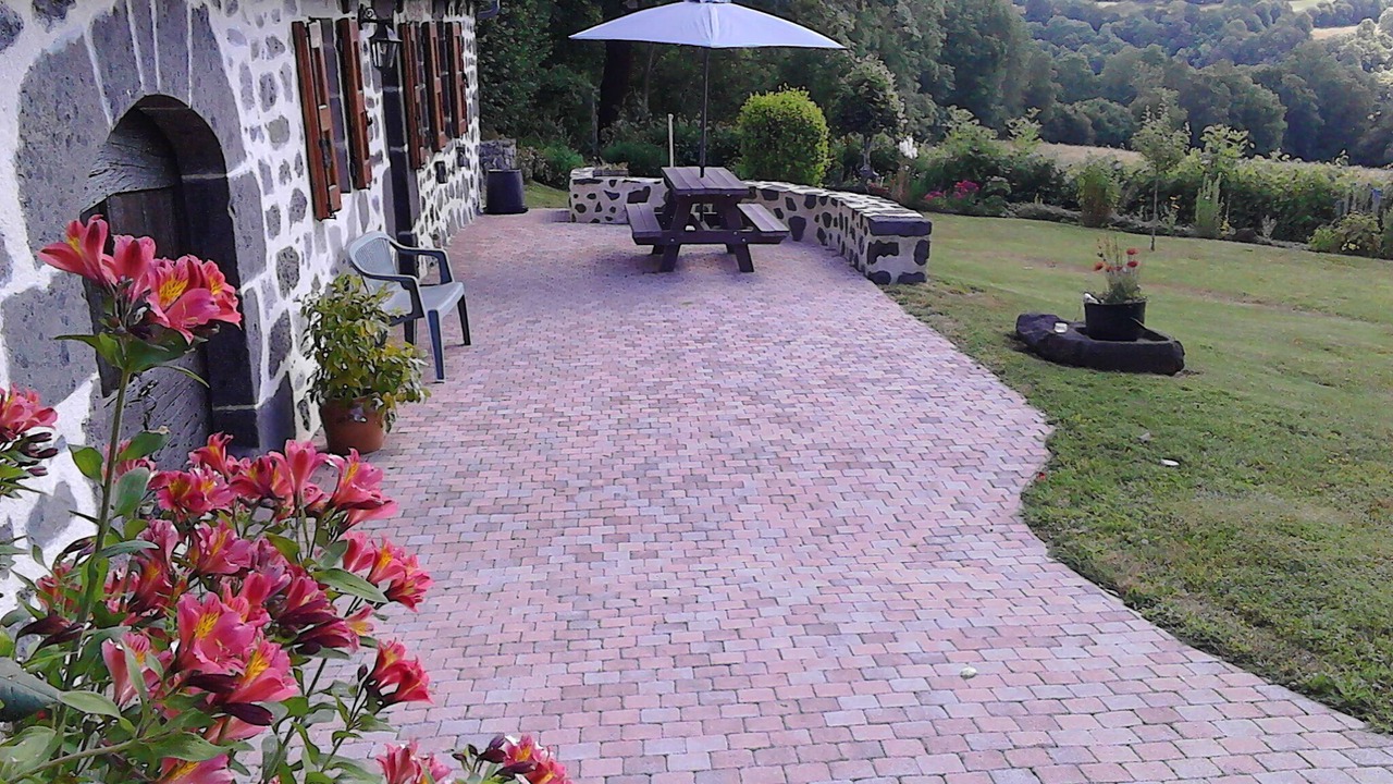Photo of Outdoor in Narnhac
