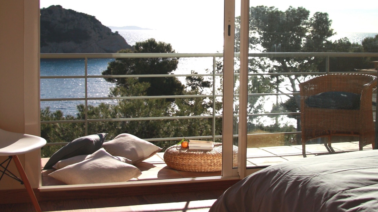Photo of Bedroom in Ensues-la-Redonne
