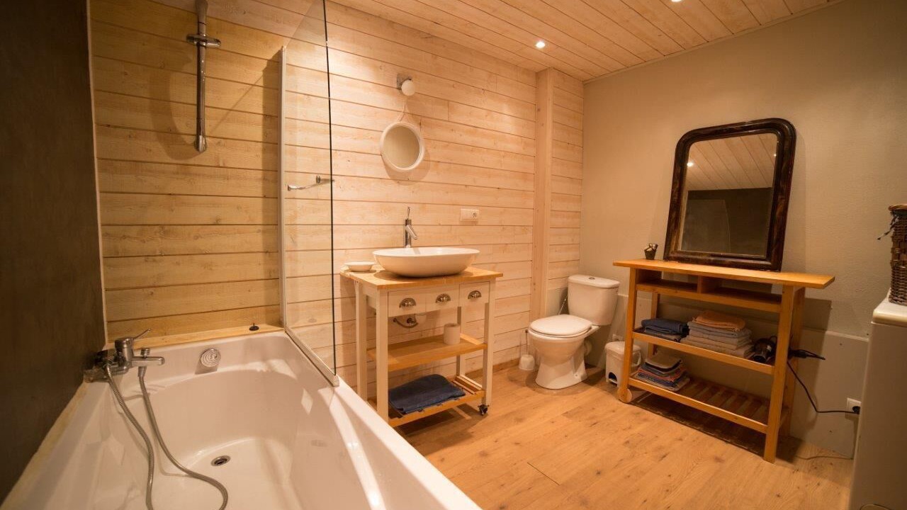 Photo of Bathroom in Old Tende