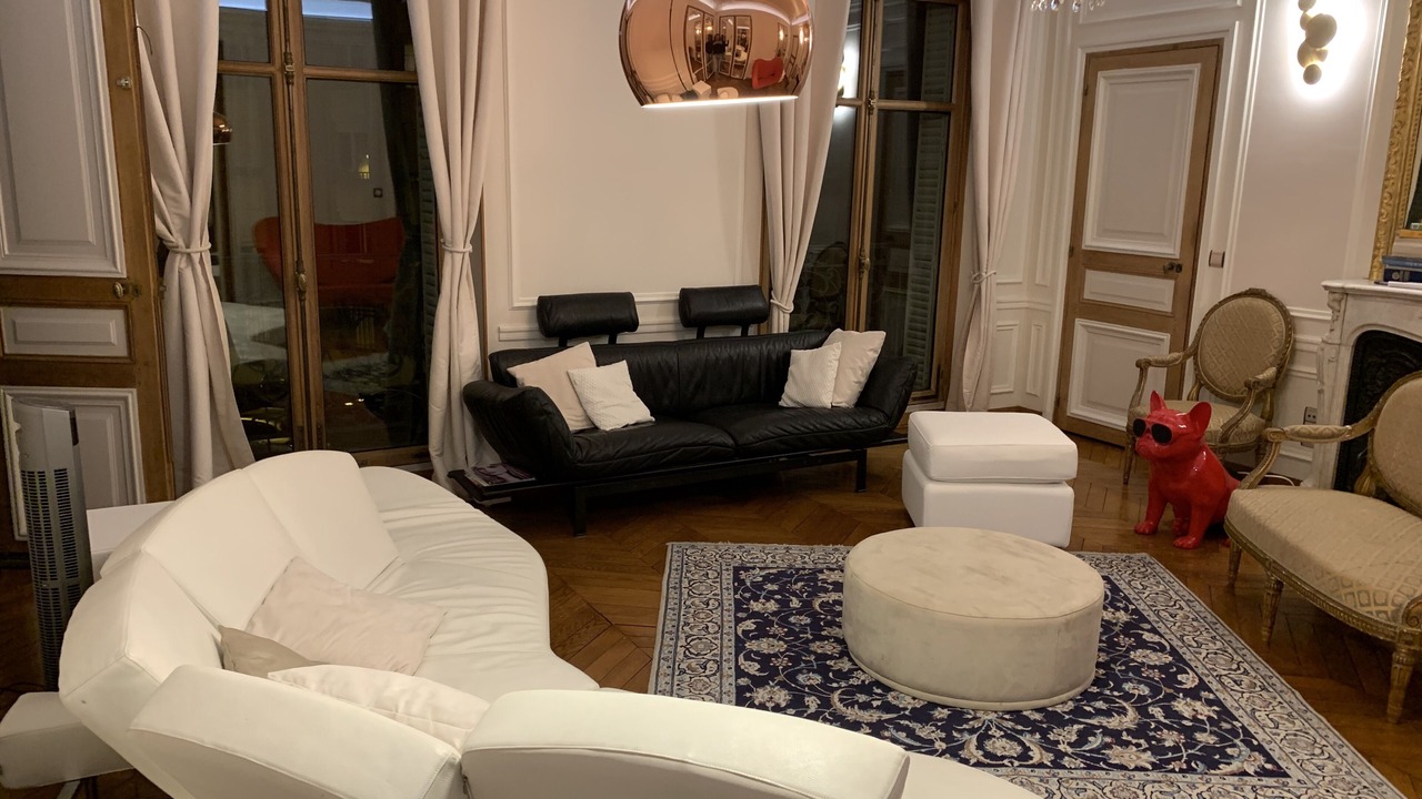 Photo of Livingroom in 8th Arrondissement