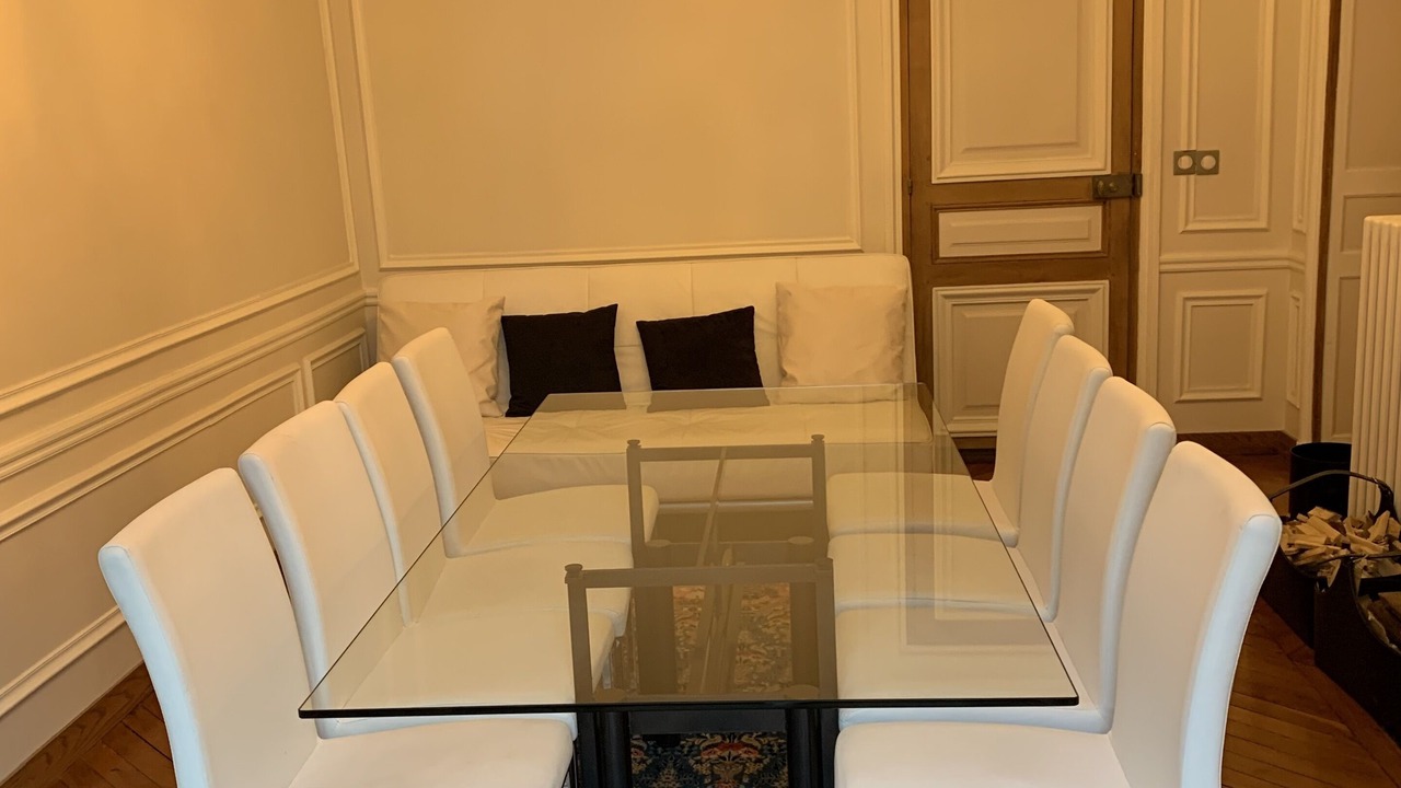 Photo of Livingroom in 8th Arrondissement