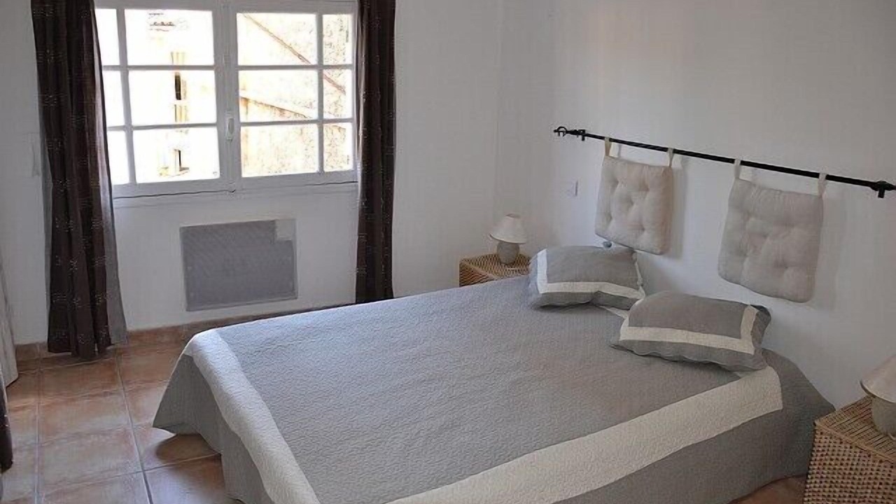 Photo of Bedroom in Rustrel