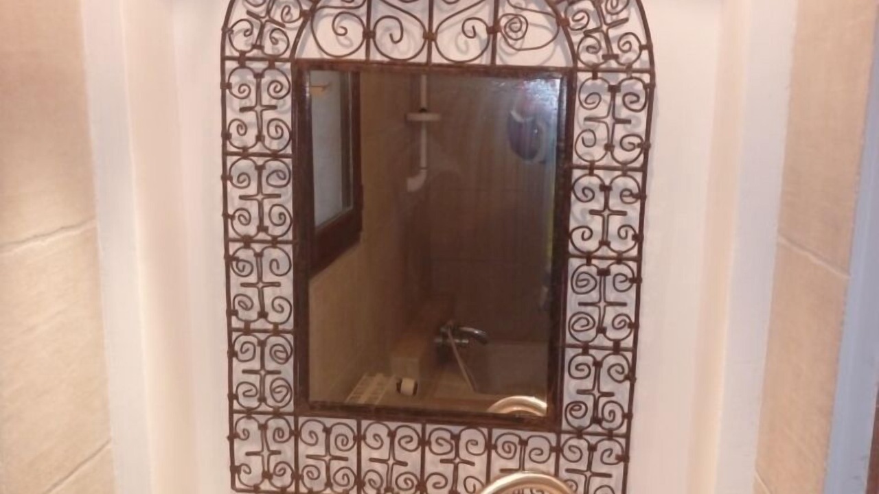 Photo of Bathroom in Rustrel