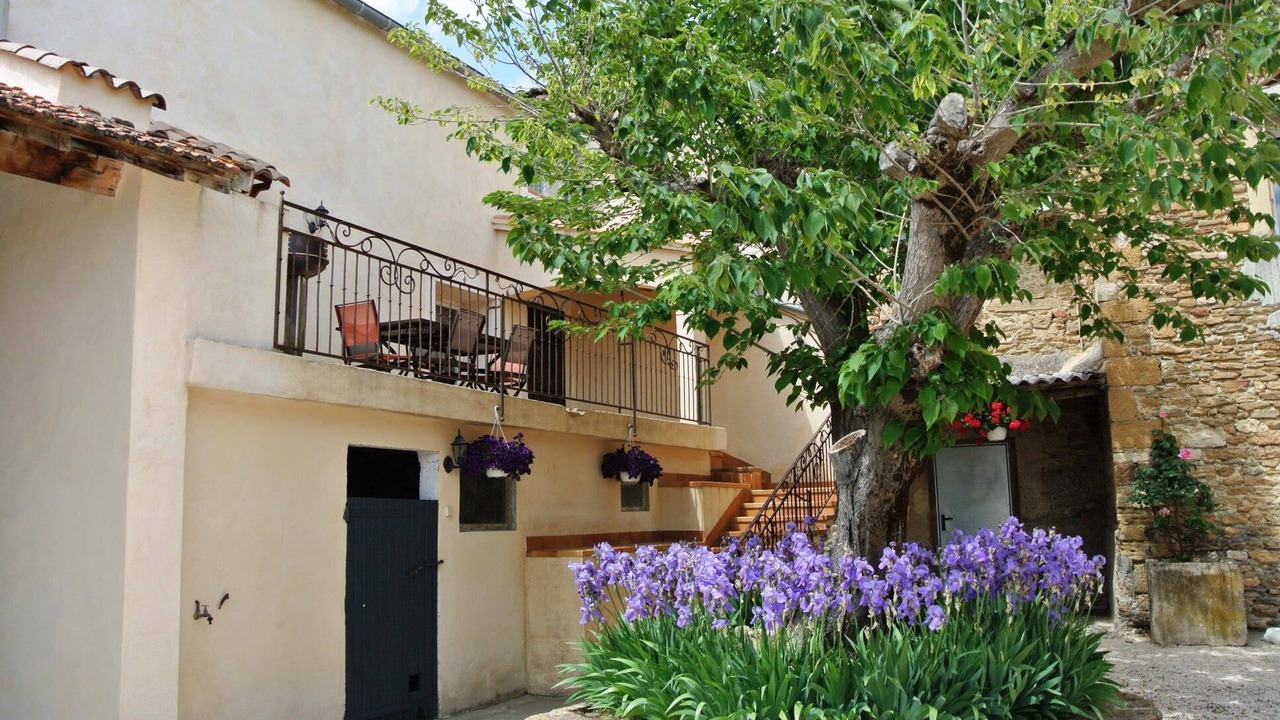 Photo of Patio Balcony in Taulignan