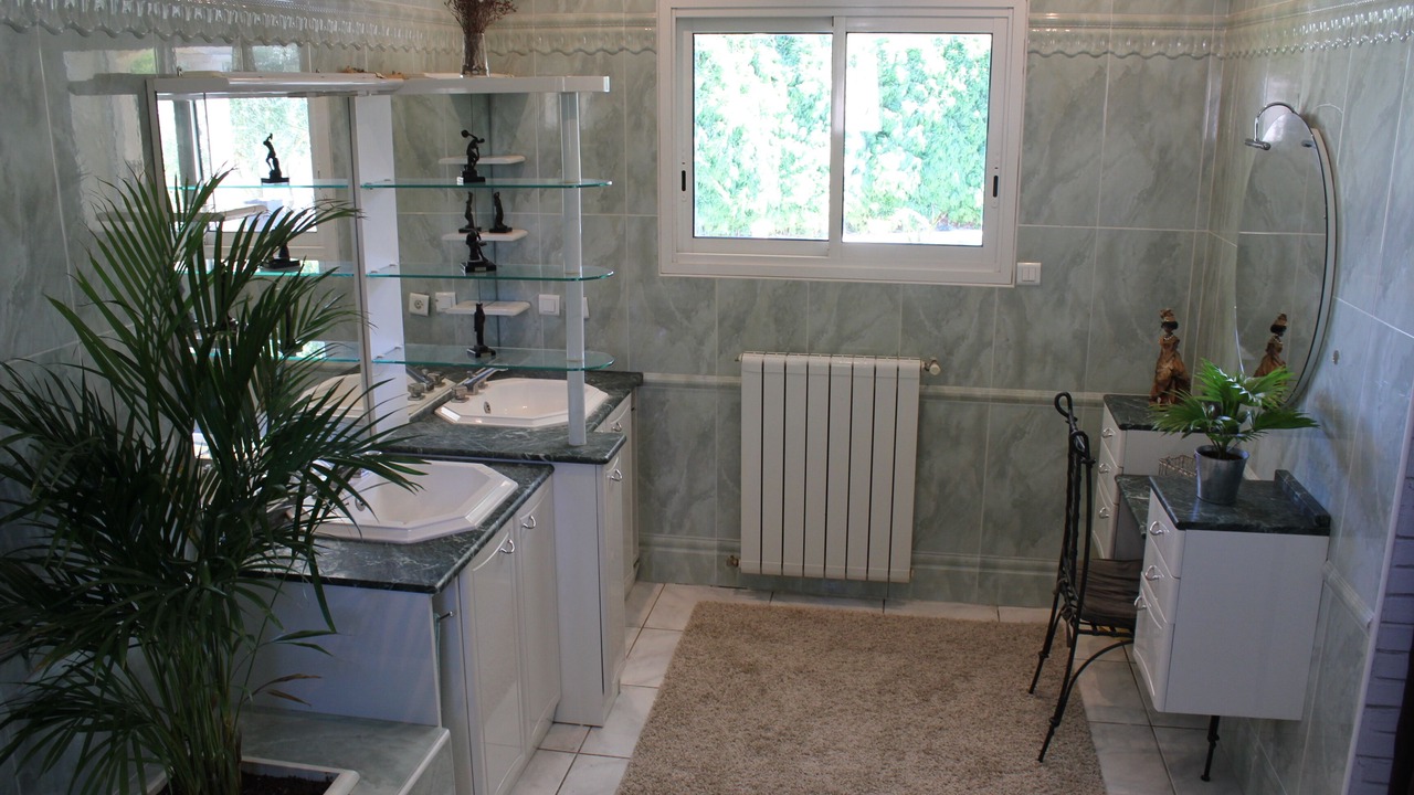 Photo of Bathroom in Saint-Drezery