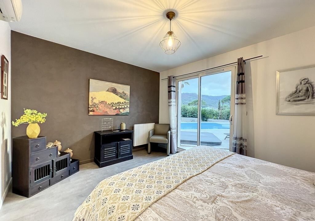 Photo of Bedroom in Preconil