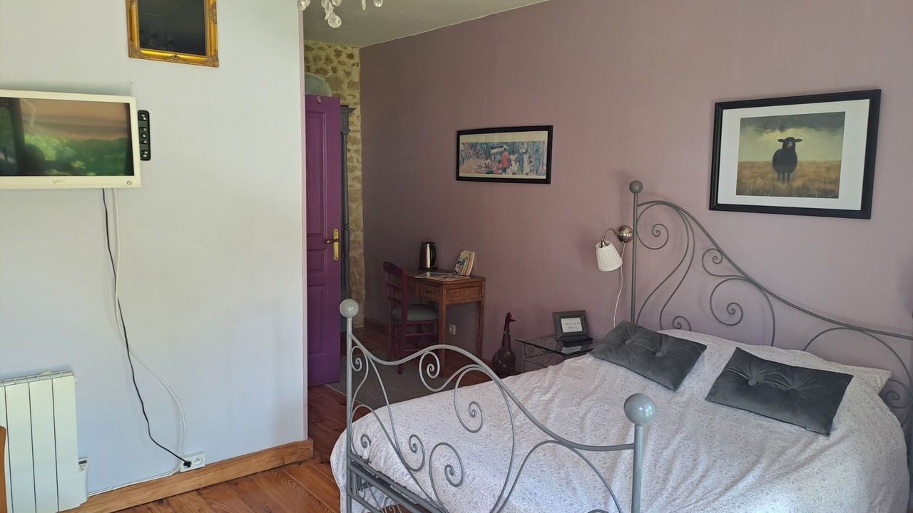 Photo of Bedroom in Saint-Seurin-de-Cadourne