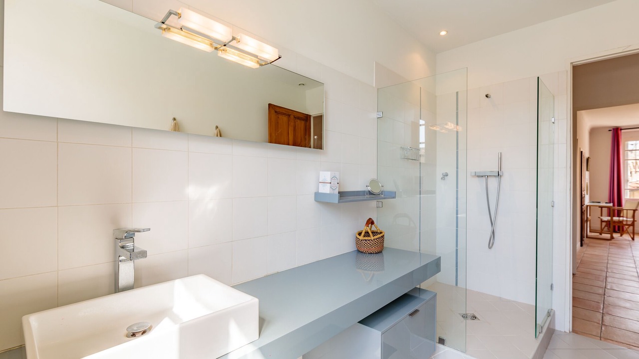 Photo of Bathroom in St.-Remy-de-Provence