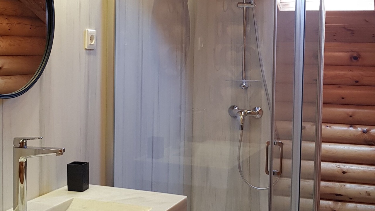 Photo of Bathroom in Font-Romeu-Odeillo-Via
