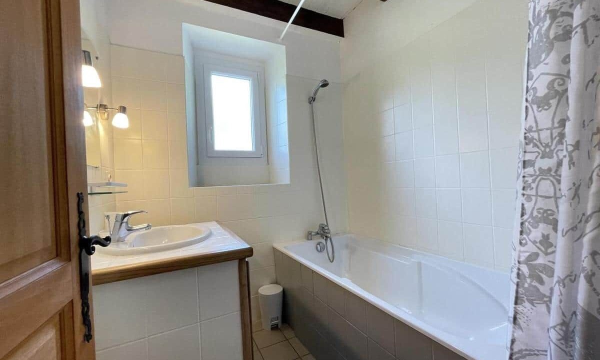 Photo of Bathroom in Saint-Etienne-de-Baigorry