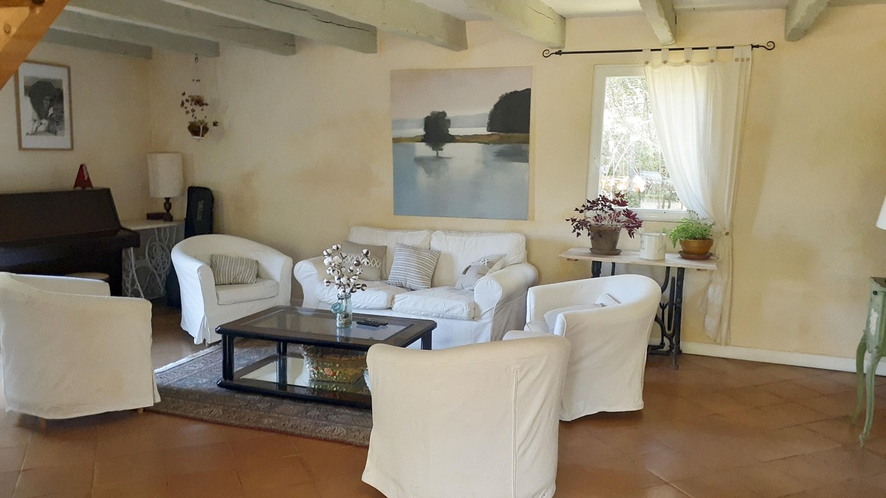 Photo of Livingroom in Marcilhac-sur-Cele