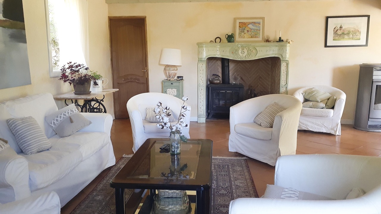 Photo of Livingroom in Marcilhac-sur-Cele