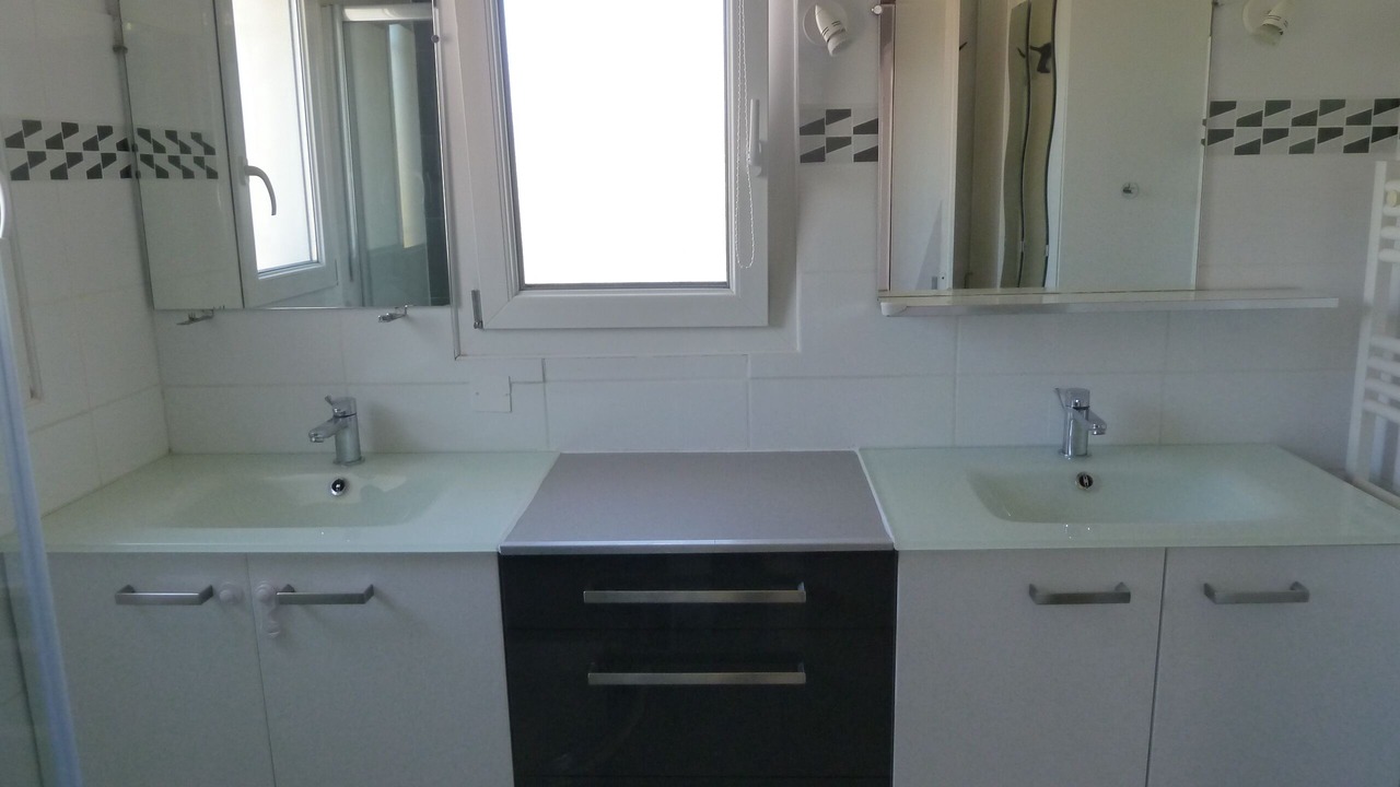 Photo of Bathroom in Ensues-la-Redonne