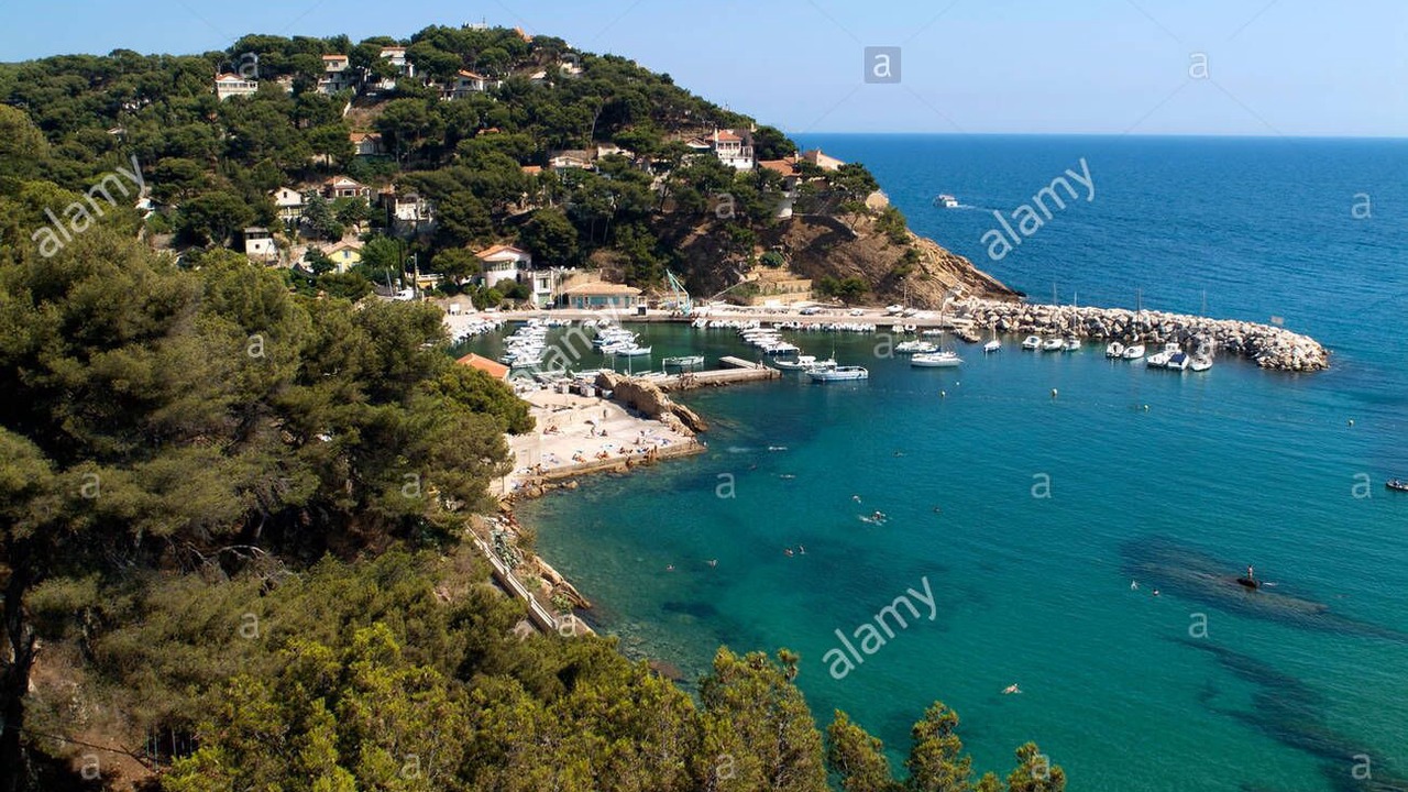 Photo of Others in Ensues-la-Redonne