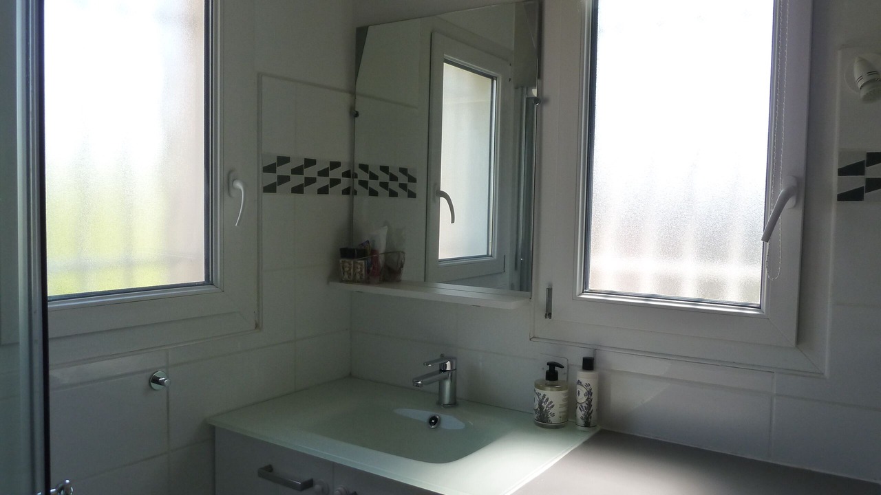 Photo of Bathroom in Ensues-la-Redonne