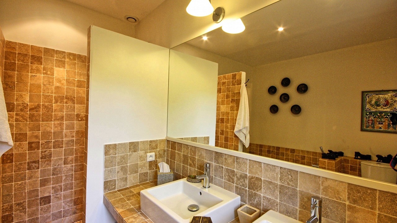 Photo of Bathroom in St.-Remy-de-Provence