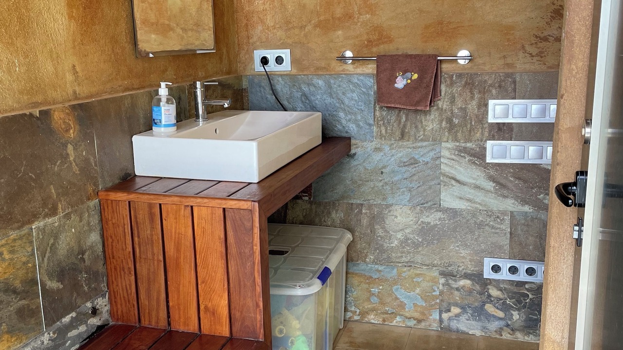 Photo of Bathroom in Vallirana