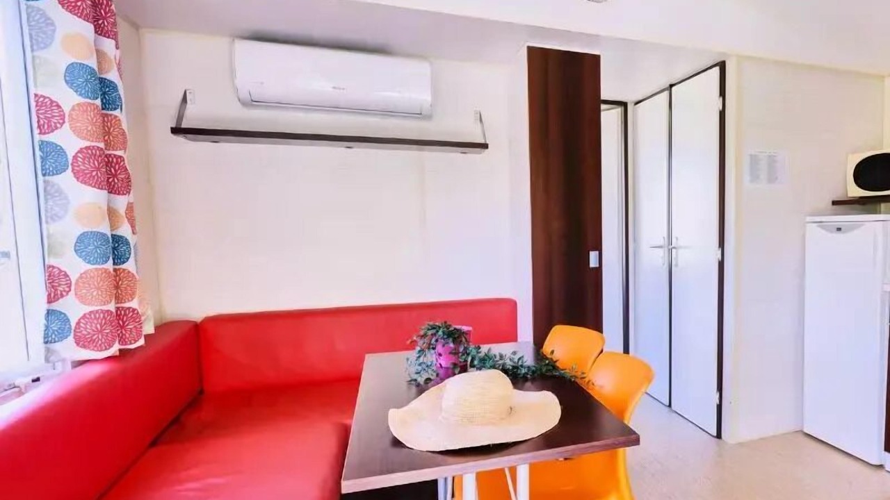 Photo of Livingroom in Recoubeau-Jansac
