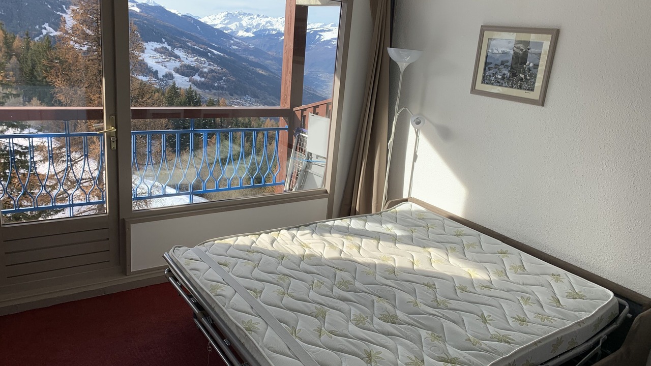Photo of Bedroom in Arc-1800