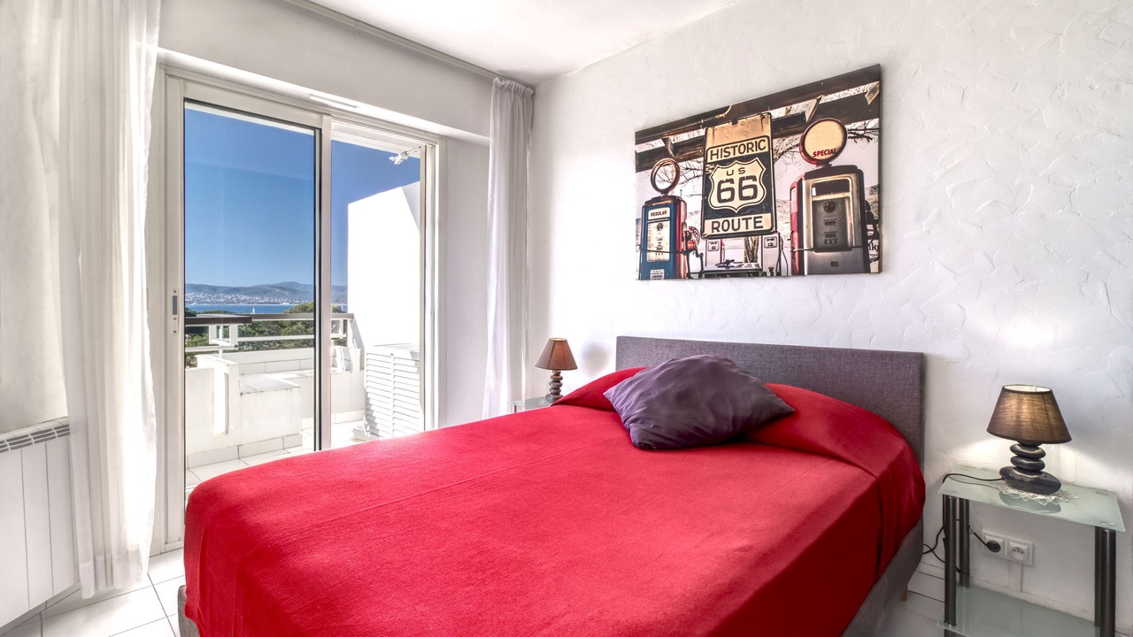 Photo of Bedroom in Saint-Raphael