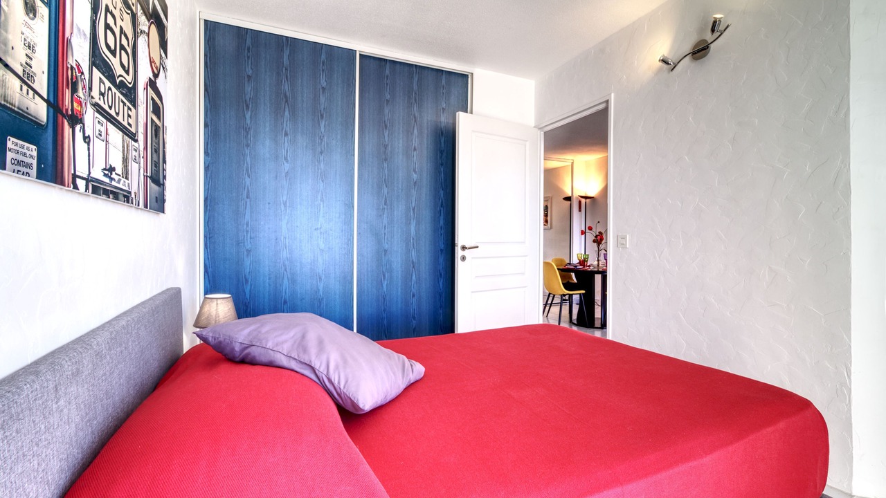 Photo of Bedroom in Saint-Raphael