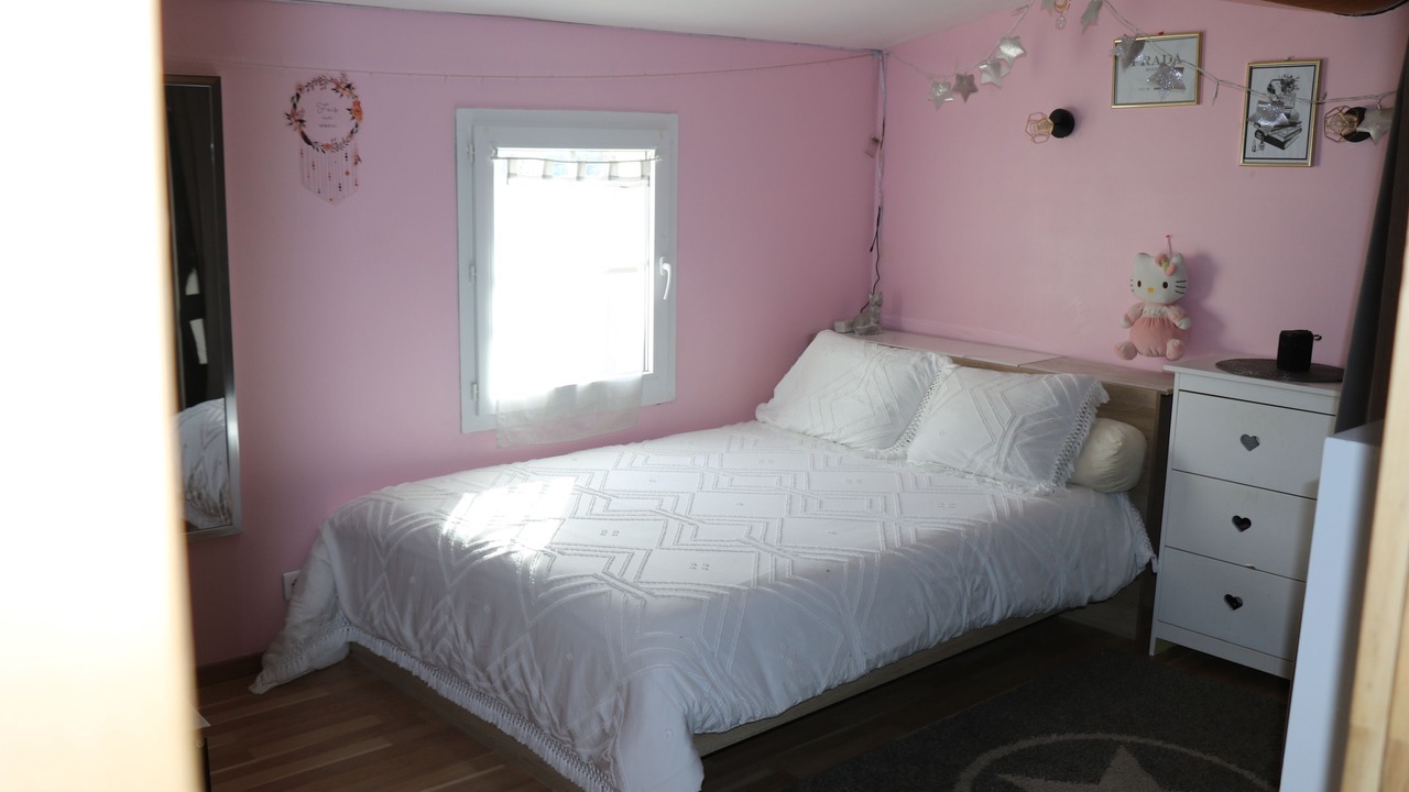 Photo of Bedroom in Puyloubier