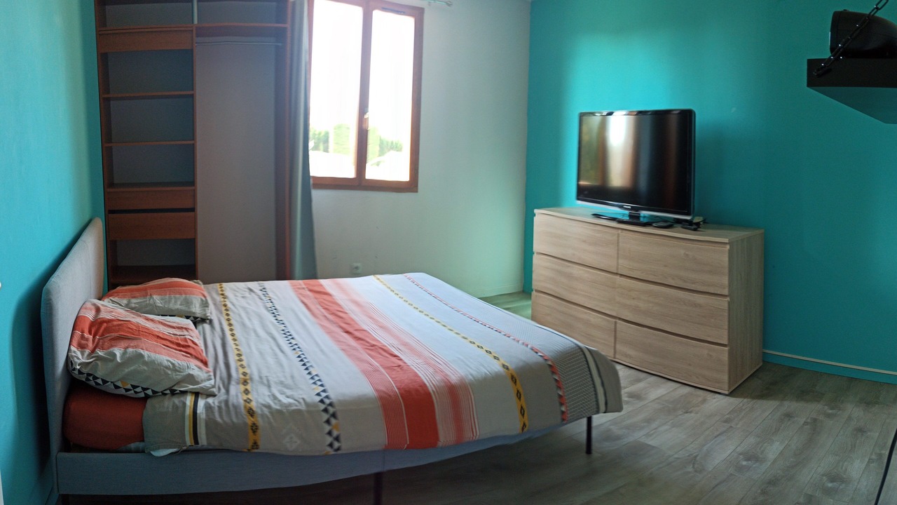 Photo of Bedroom in Sainte-Cecile-les-Vignes