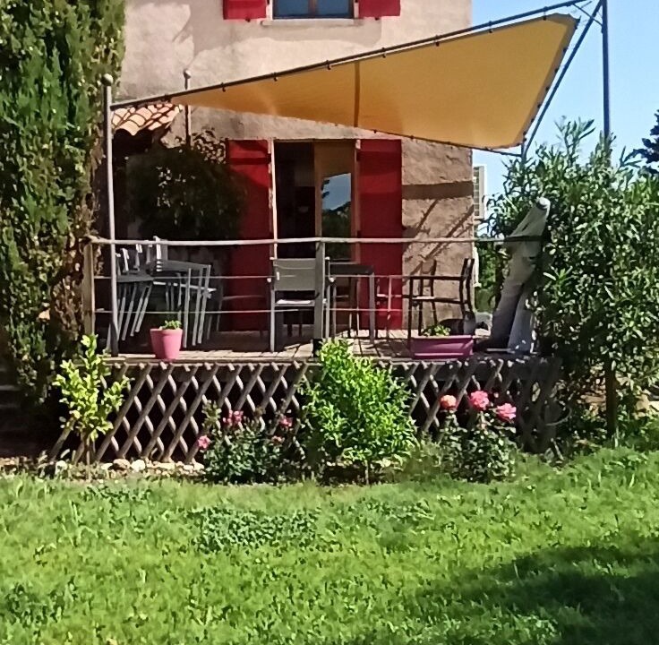 Photo of Outdoor in Sainte-Cecile-les-Vignes