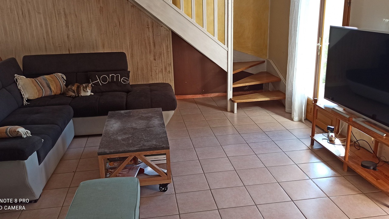 Photo of Livingroom in Sainte-Cecile-les-Vignes
