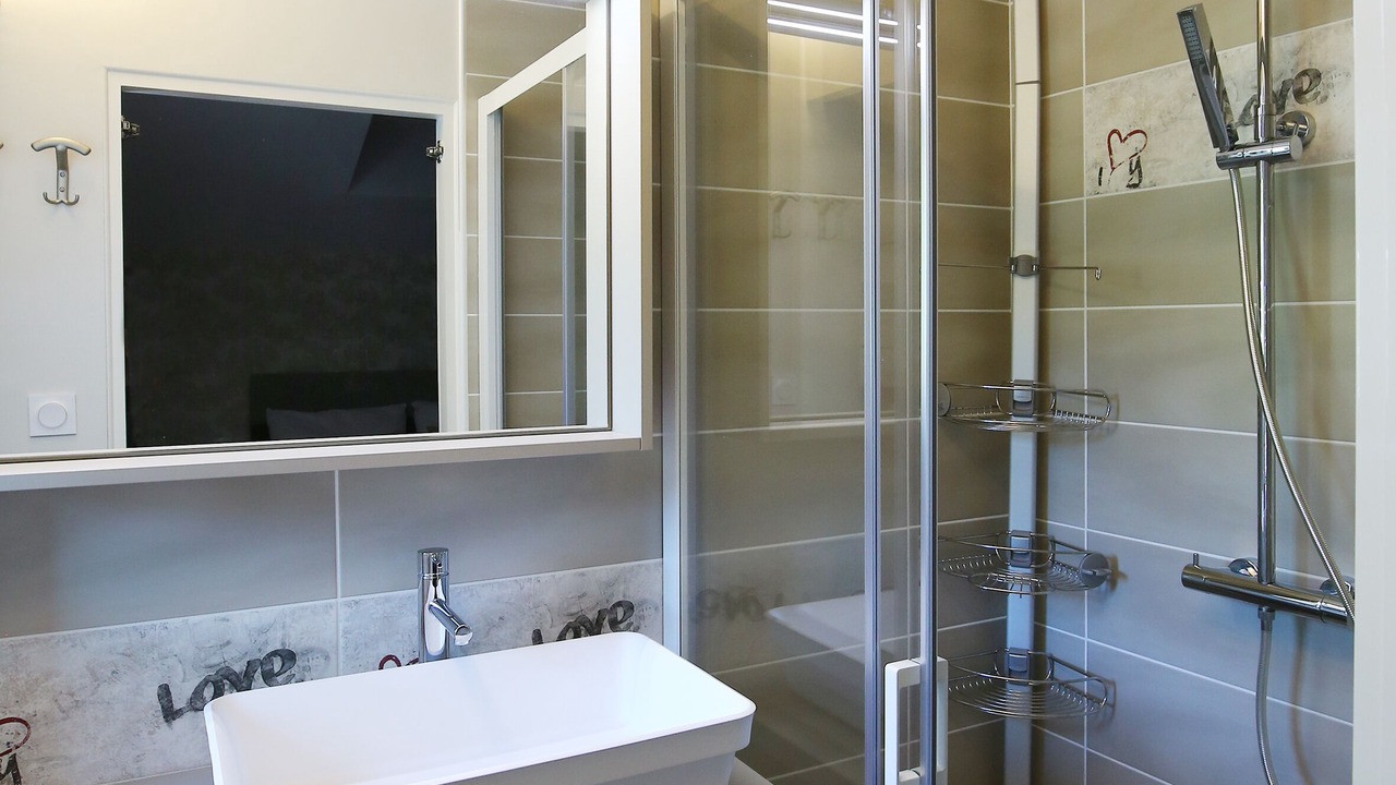 Photo of Bathroom in Saint-Beauzely