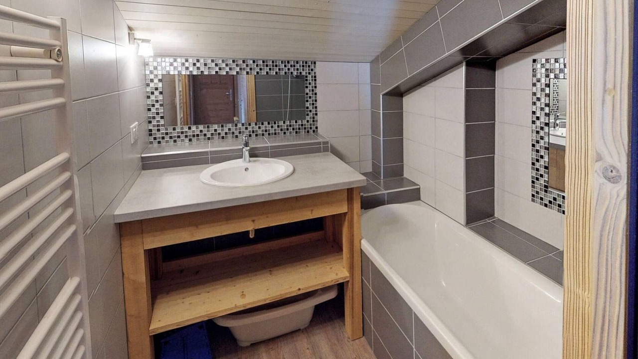 Photo of Bathroom in Saint-Marcel