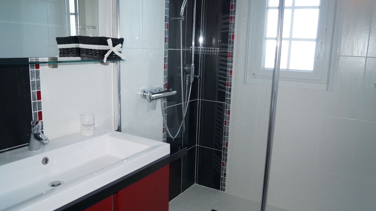 Photo of Bathroom in Lahonce