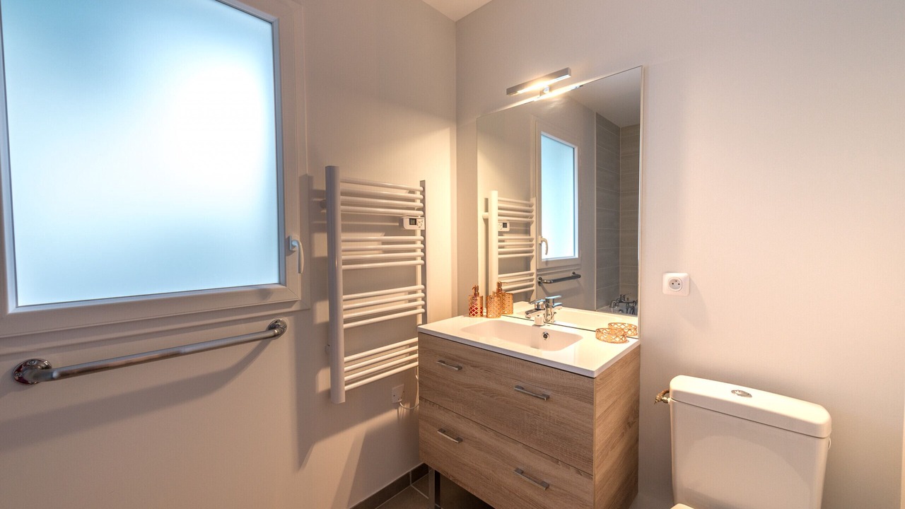 Photo of Bedroom in Saint-Jorioz