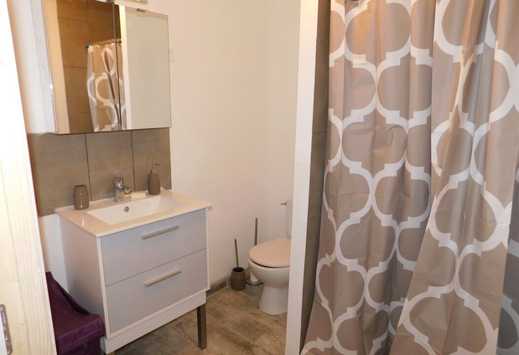 Photo of Bathroom in Puyloubier