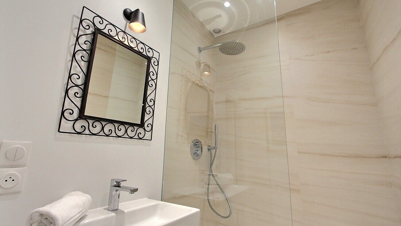 Photo of Bathroom in Sorbonne