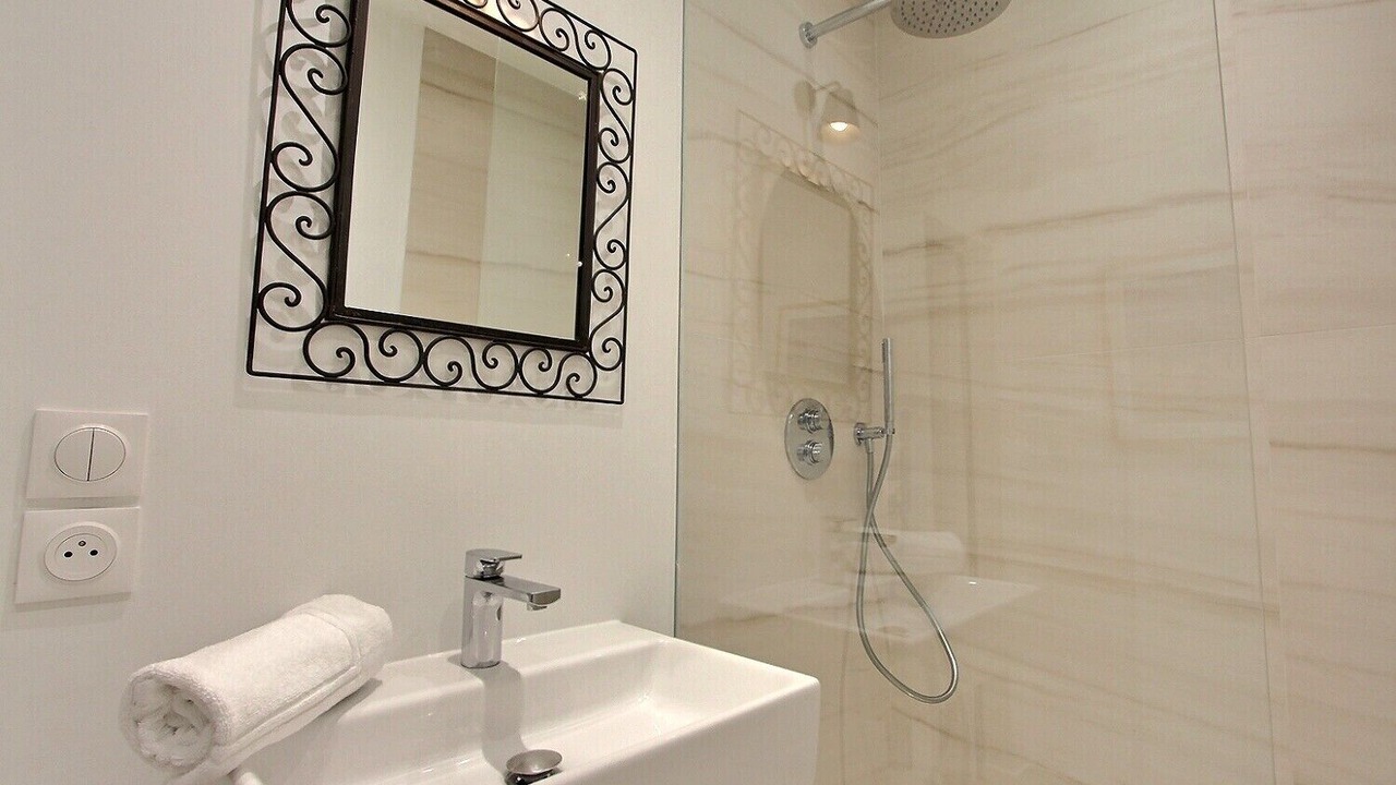 Photo of Bathroom in Sorbonne